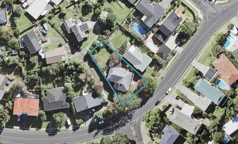 9 John Downs Drive, Browns Bay, Auckland - Carousel 1