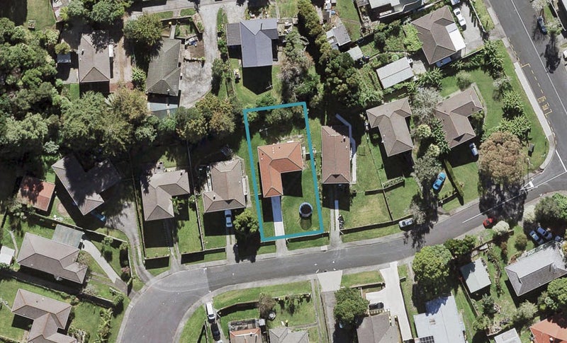 7 Yule Place, Massey, Auckland - Carousel 1