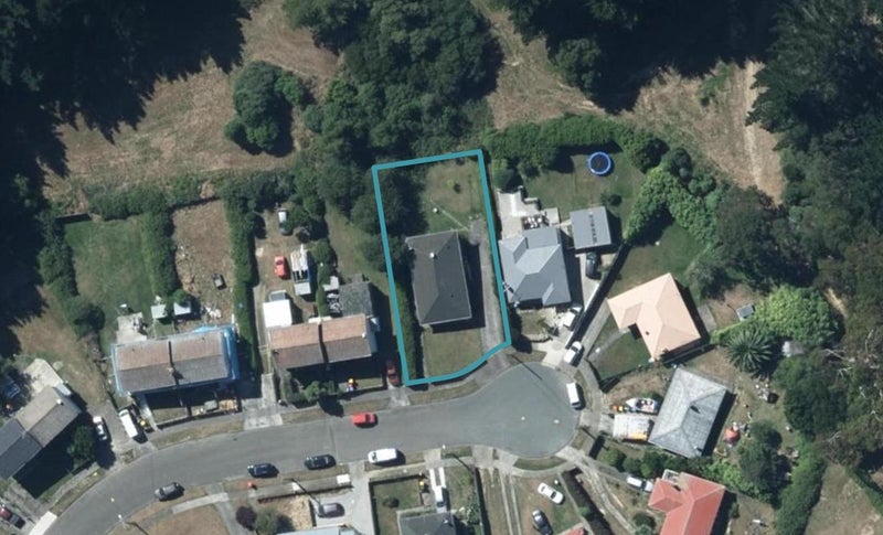 23 York Place, Cannons Creek, Porirua - Carousel 1