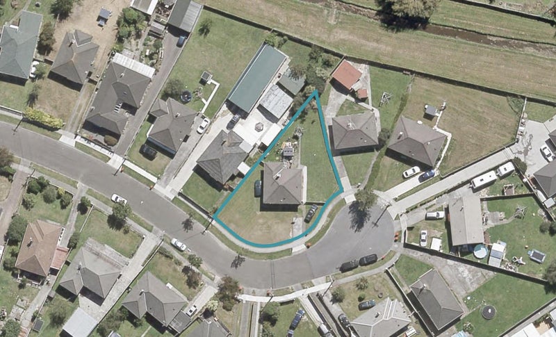 33 Ngata Grove, Trentham, Upper Hutt - Carousel 1