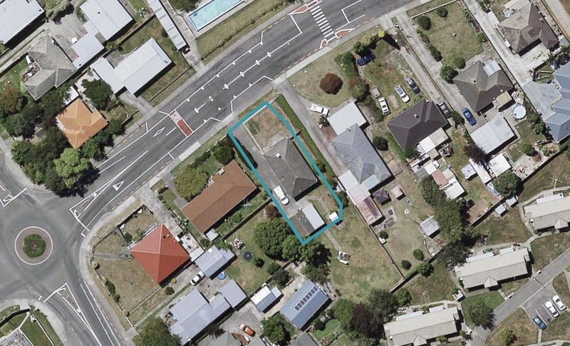1105 Willowpark Road North, Mayfair, Hastings - Carousel 1