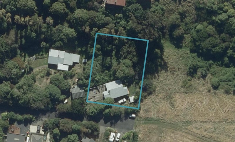 43 Porterfield Street, Macandrew Bay, Dunedin - Carousel 1