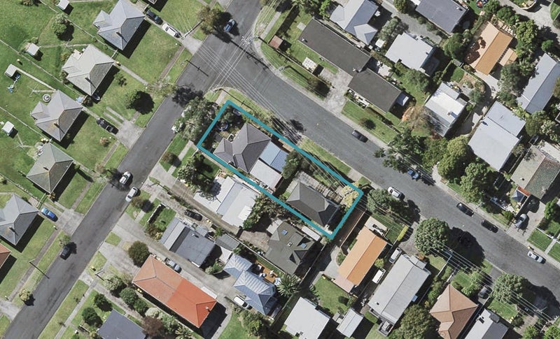 1/96 Eversleigh Road, Belmont, Auckland - Carousel 1