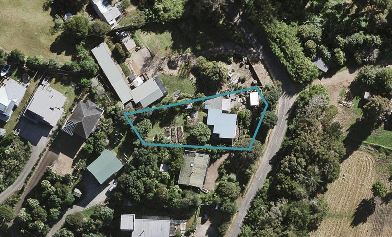 129 Wilma Road, Surfdale, Waiheke Island - Carousel 1