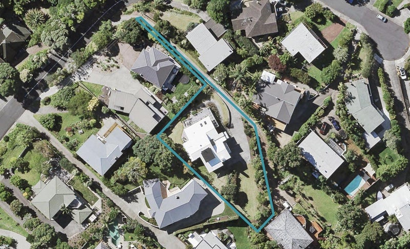 35 Braemar Road, Castor Bay, Auckland - Carousel 1