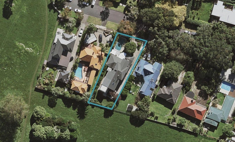 8 Waitapu Road, Greenlane, Auckland - Carousel 1