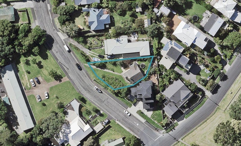 15 Handley Avenue, Narrow Neck, Auckland - Carousel 1
