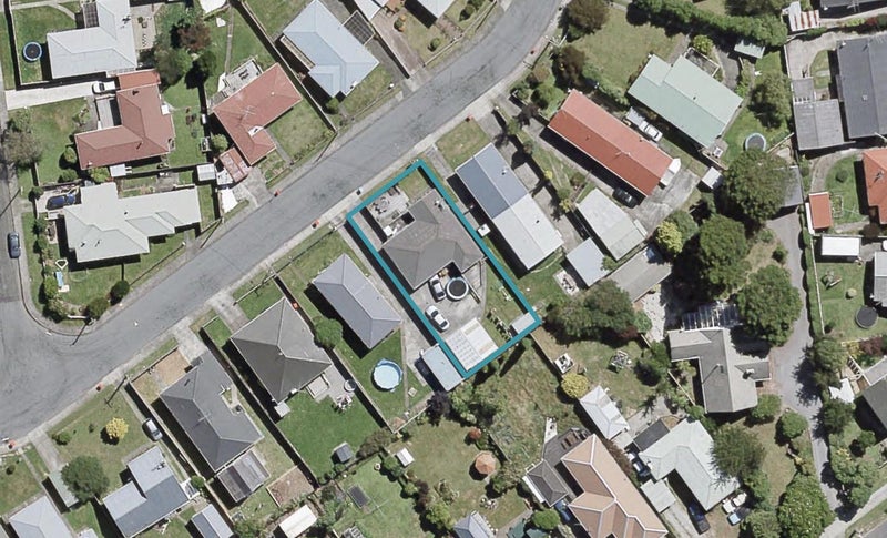 16 Benge Crescent, Clouston Park, Upper Hutt - Carousel 1
