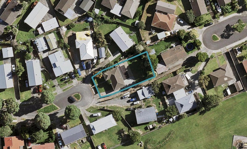 15 Aden Place, Clendon Park, Auckland - Carousel 1