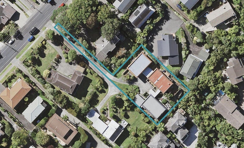 2/29 Aberdeen Road, Castor Bay, Auckland - Carousel 1