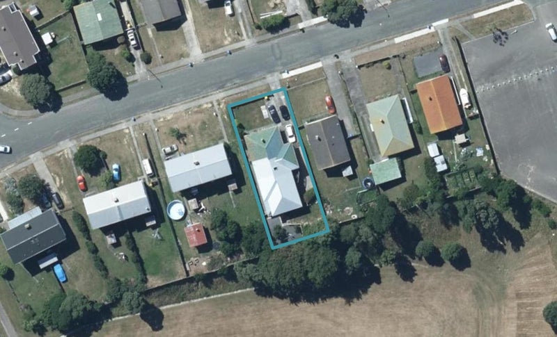 25 Niagara Street, Waitangirua, Porirua - Carousel 1