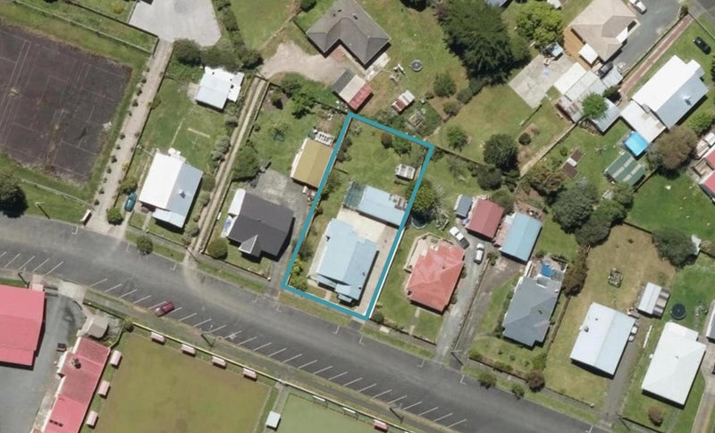 12 Park Street, Hikurangi, Hikurangi - Carousel 1