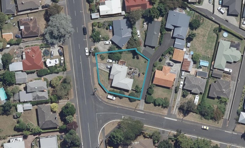 1 Kakanui Avenue, Hillcrest, Hamilton - Carousel 1