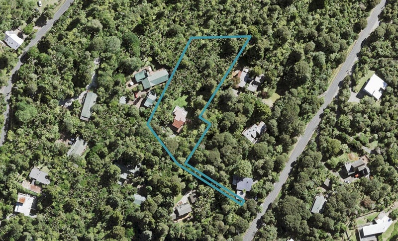 195 Scenic Drive, Titirangi, Auckland - Carousel 1
