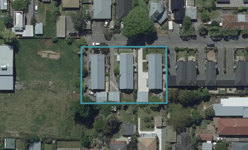 1/12 Keoghs Lane, St Albans, Christchurch - Carousel 1