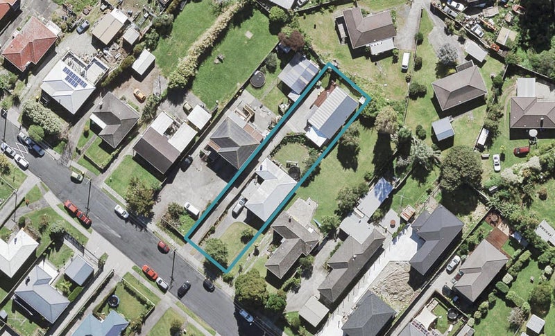 2/15 Netherlands Avenue, Kelston, Auckland - Carousel 1