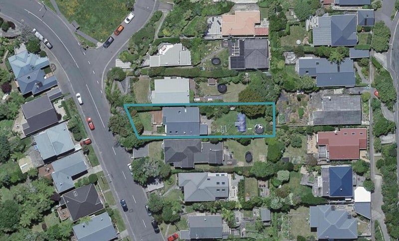 20 Pembroke Road, Northland, Wellington - Carousel 1