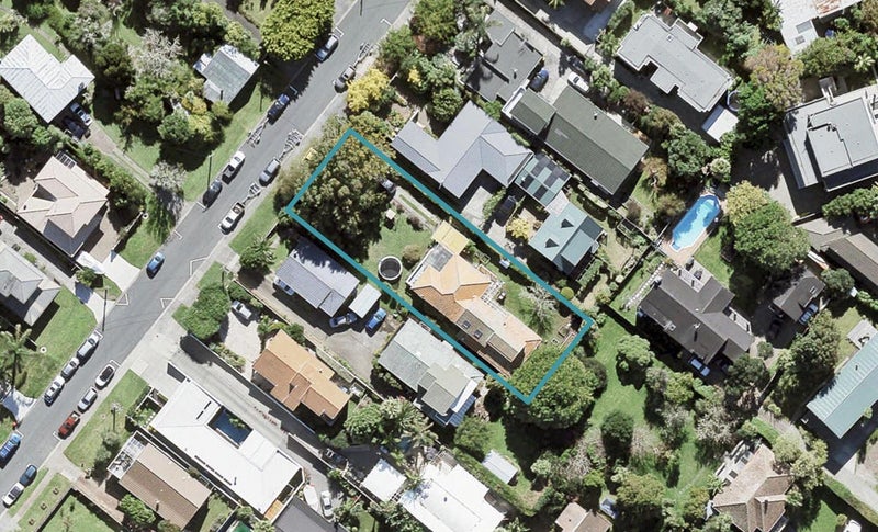 27 Waiake Street, Torbay, Auckland - Carousel 1