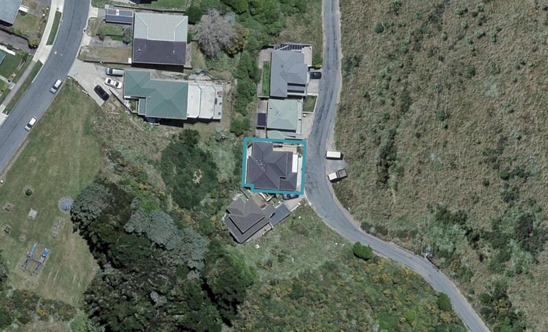 142 Glanmire Road, Newlands, Wellington - Carousel 1