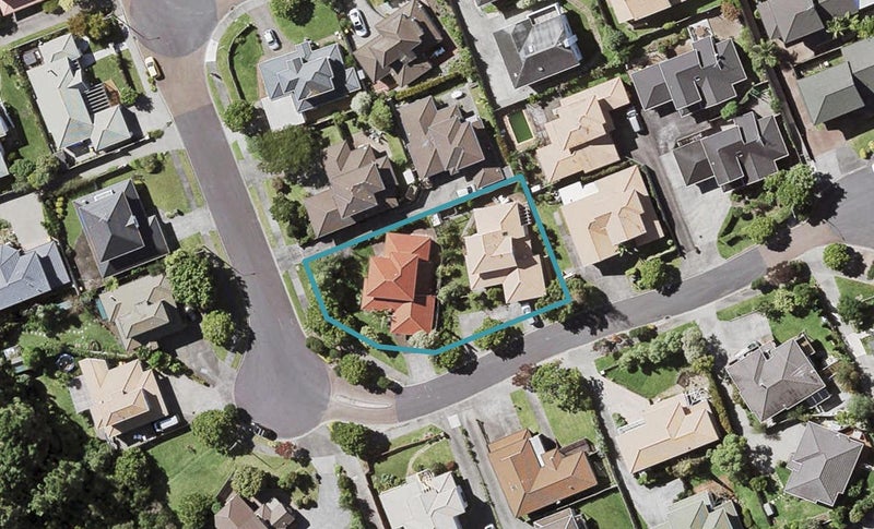 2/2 DELAMARE COurt, Sunnynook, Auckland - Carousel 1