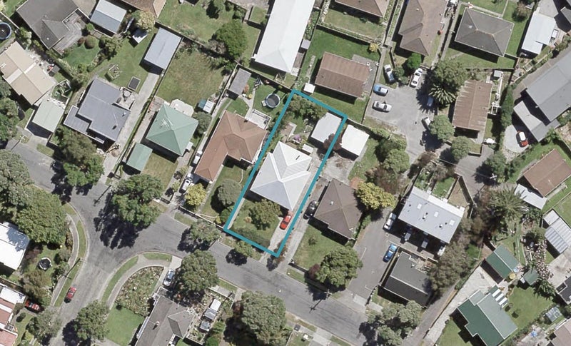 9 Russell Street, Waterloo, Lower Hutt - Carousel 1