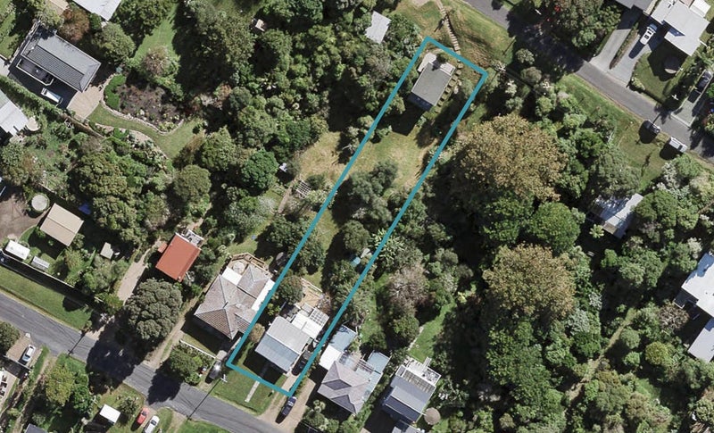 6 Tahatai Road, Oneroa, Waiheke Island - Carousel 1