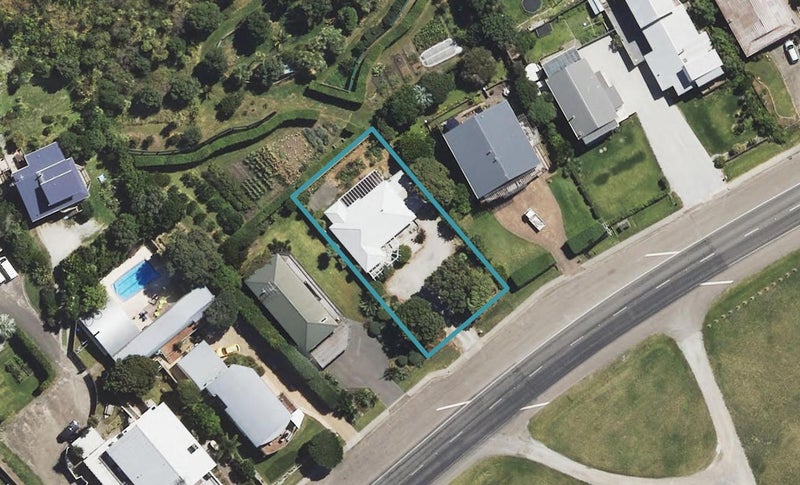 66 Moana Road, Okitu, Gisborne - Carousel 1