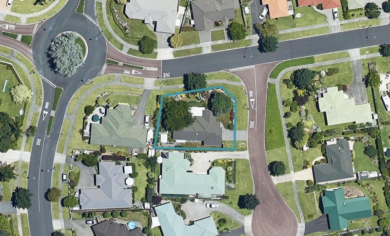 2 Berkeley Grove, Bethlehem, Tauranga - Carousel 1