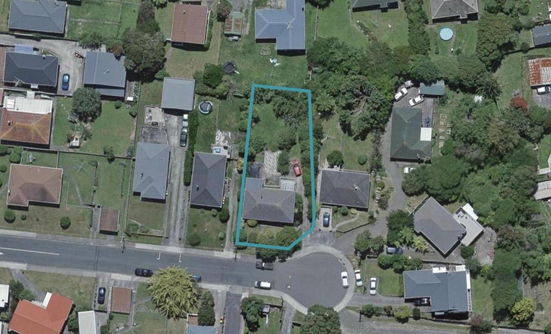 7 Hillary Street, Tawa, Wellington - Carousel 1