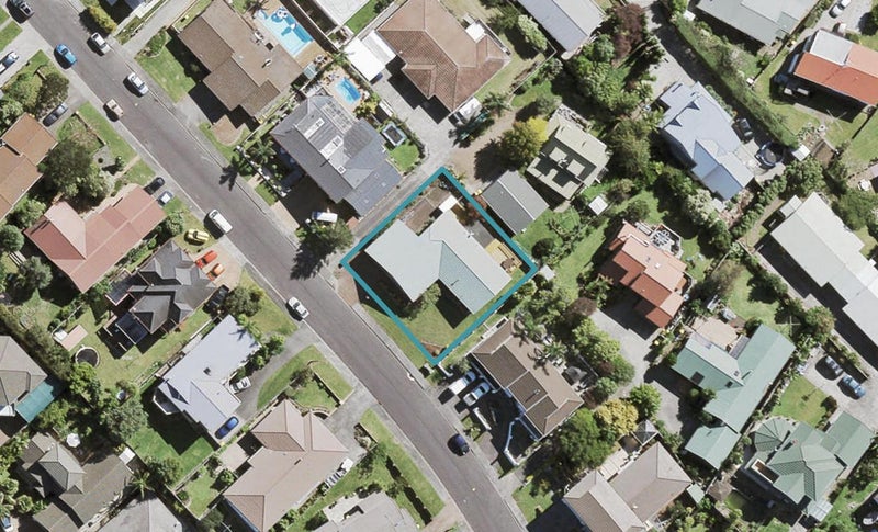 13 Tirohunga Drive, Henderson, Auckland - Carousel 1