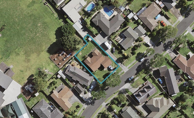 11 Evanda Crescent, Conifer Grove, Takanini - Carousel 1