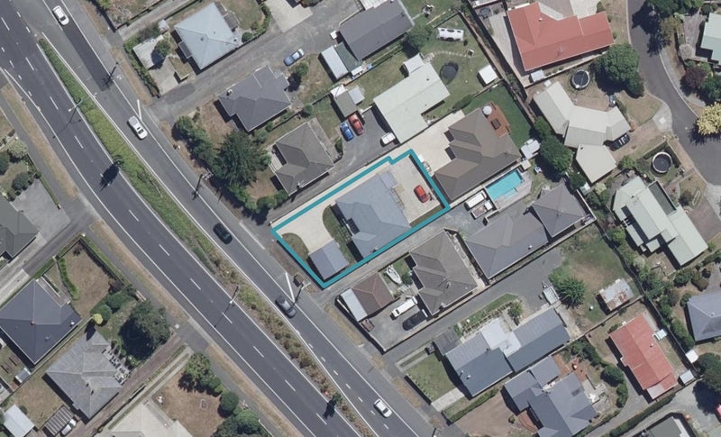 325 Cambridge Road, Hillcrest, Hamilton - Carousel 1