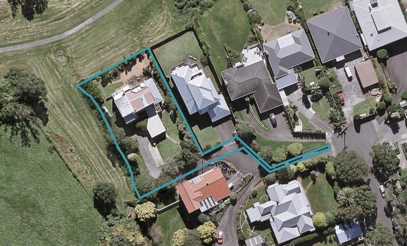 8B Ronald Street, Strandon, New Plymouth - Carousel 1