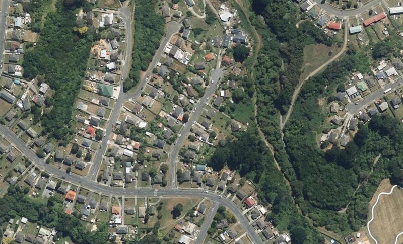 10 Chew Place, Ranui, Porirua - Carousel 1