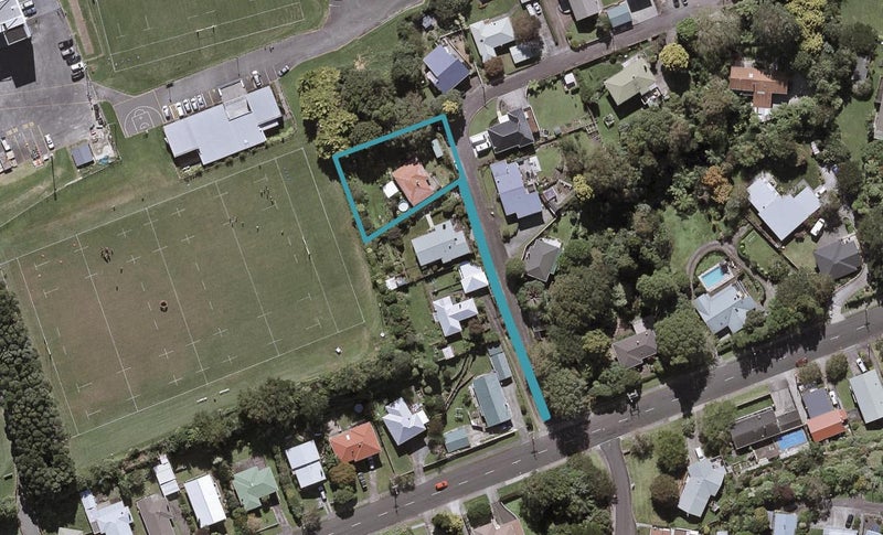 2 Hillside Crescent, Westown, New Plymouth - Carousel 1