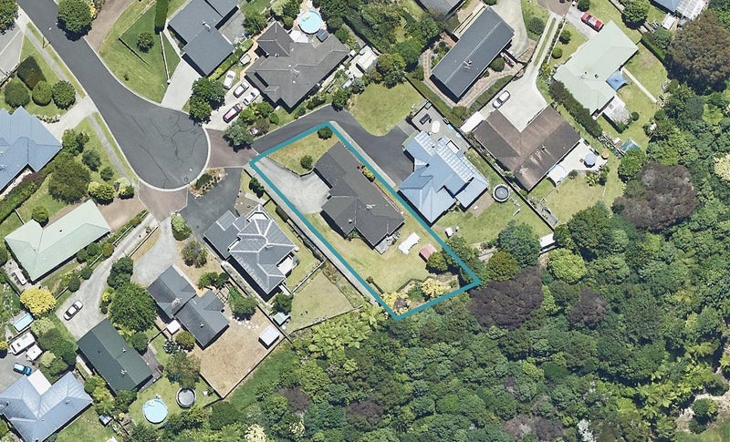 35 Tupare Heights, Pyes Pa, Tauranga - Carousel 1