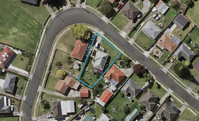 33 Fisher Crescent, Otara, Auckland - Carousel 1