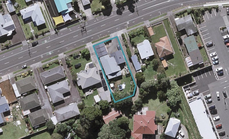 18 Hori Street, Vogeltown, New Plymouth - Carousel 1