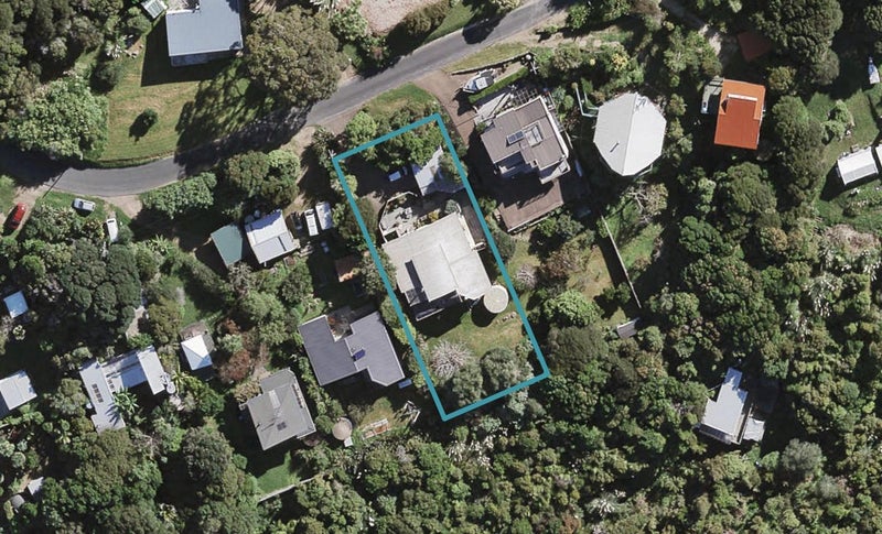 7 Makora Avenue, Oneroa, Waiheke Island - Carousel 1