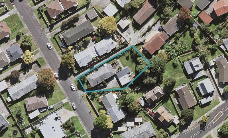 2/5 Mannering Place, Hillcrest, Auckland - Carousel 1