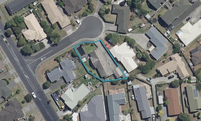 4 Jean Place, Pukete, Hamilton - Carousel 1