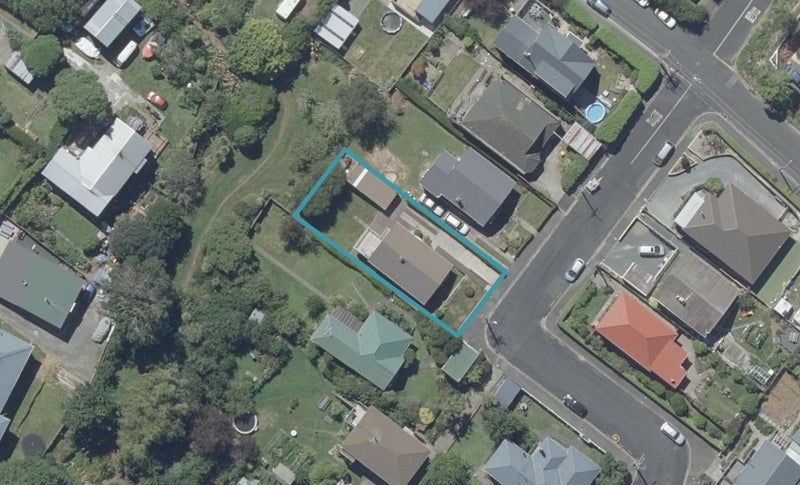 1 Mardale Street, Kaikorai, Dunedin - Carousel 1