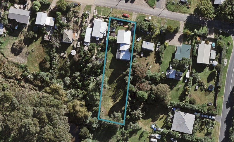 7 Totara Road, Onetangi, Waiheke Island - Carousel 1