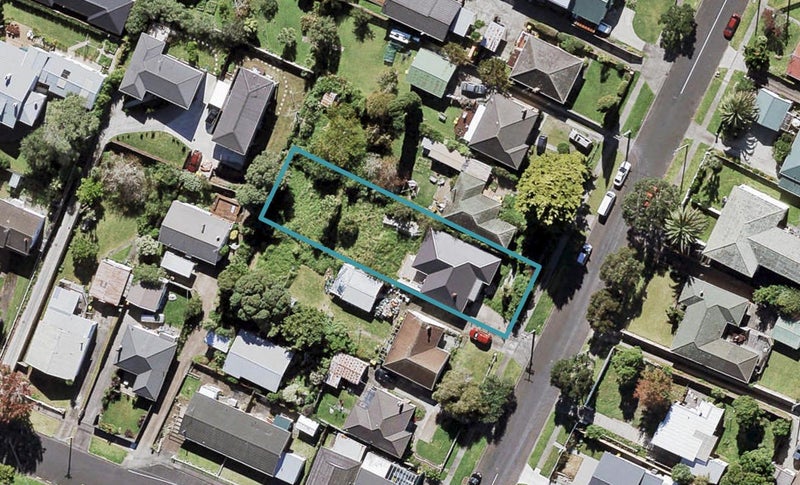 8 Queen Mary Avenue, New Lynn, Auckland - Carousel 1