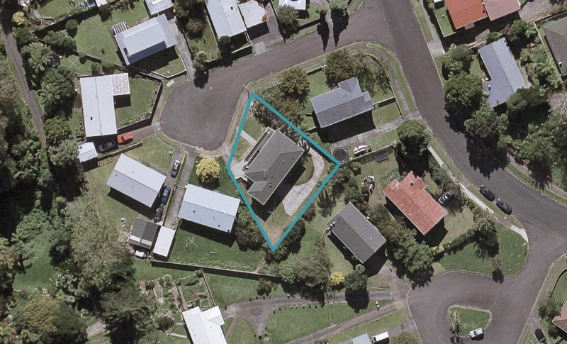 3 Benbow Place, Westown, New Plymouth - Carousel 1