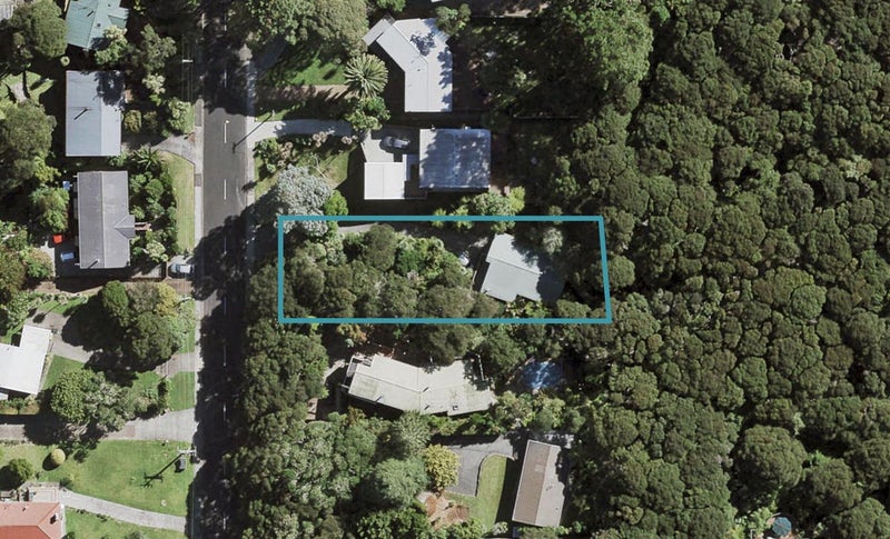 53 Woodfern Crescent, Titirangi, Auckland - Carousel 1