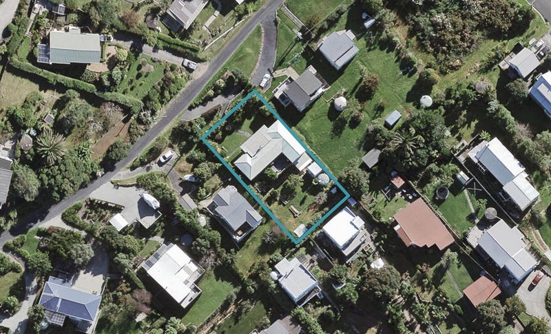 24 Marama Avenue, Surfdale, Waiheke Island - Carousel 1