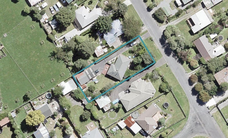 16 MacLaren Street, Maymorn, Upper Hutt - Carousel 1