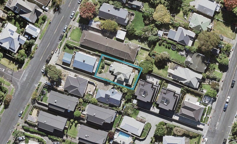 11A Mountain View Road, Morningside, Auckland - Carousel 1