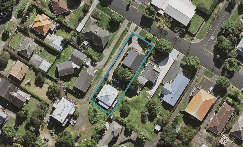 16 Rawhiti Road, One Tree Hill, Auckland - Carousel 1